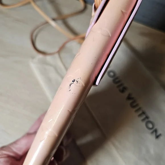 Authentic LOUIS VUITTON Vernis Walker Pink Tri-Fold Crossbody Wallet - Picture 13 of 14